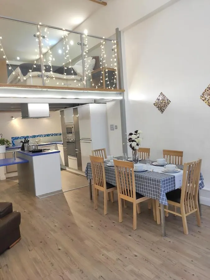 City Centre Duplex 3Rooms Apartment With Parking location