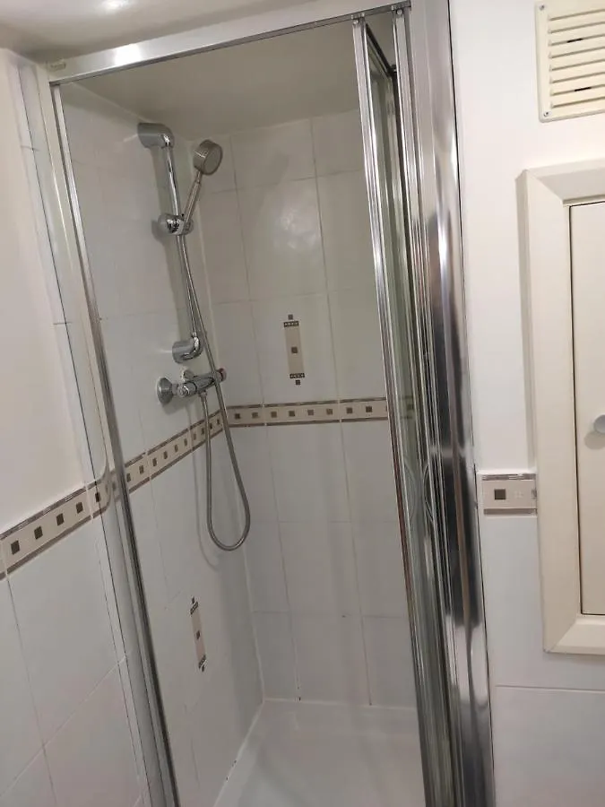 City Centre Duplex 3Rooms Apartment With Parking Nottingham